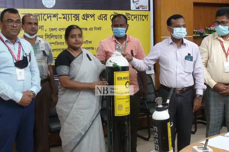 ৩০টি-অক্সিজেন-সিলিন্ডার-পেল-গোপালগঞ্জ-প্রশাসন