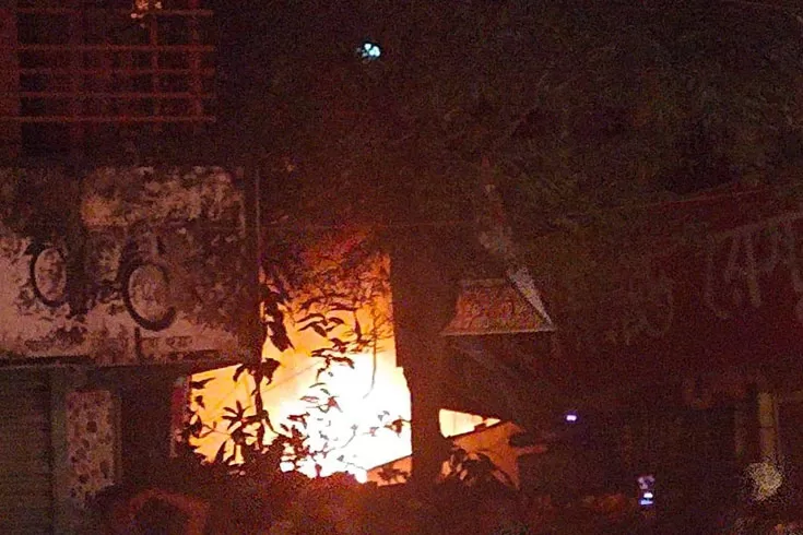 কাকরাইলে গ্যারেজের আগুন নিয়ন্ত্রণে