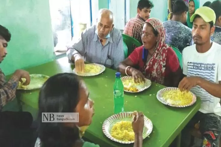 ৫ টাকায় ডিম-ভাত