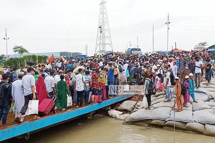 ঘাট থেকে পিকআপে বাড়তি ভাড়ায় ঢাকায়