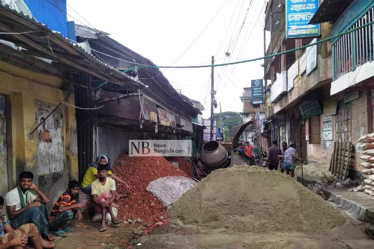 রাস্তা-আটকে-ইউপি-চেয়ারম্যানের-ভবন-নির্মাণ