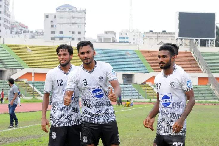 পিছিয়ে-পড়েও-জায়ান্ট-কিলারদের-হারাল-মোহামেডান