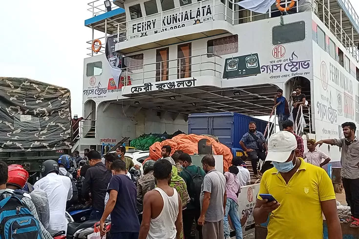 ১২-ঘণ্টা-পর-বাংলাবাজার-শিমুলিয়ায়-ফেরি-চলাচল-শুরু 
