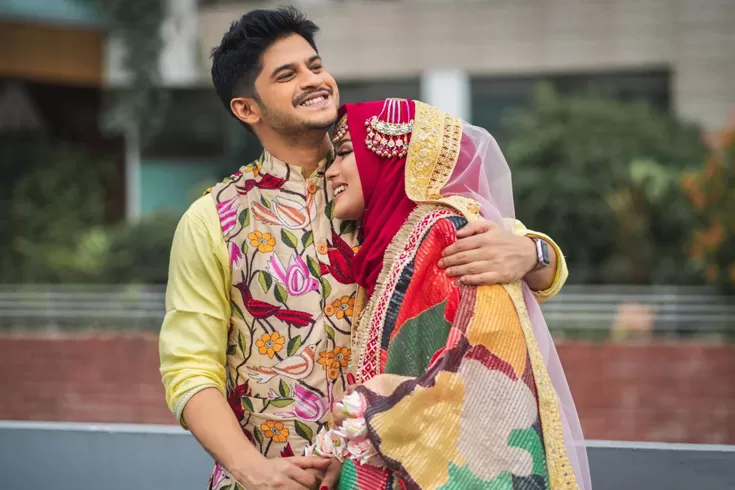 ফেসবুকে ছবি দিতে বুলিংয়ের ভয়, সাহস দিচ্ছেন তারকারা
