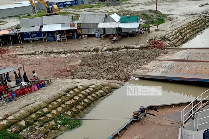 বাংলাবাজার-শিমুলিয়ায়-ফেরি-বন্ধে-ব্যাপক-দুর্ভোগ