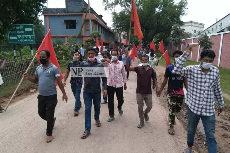 স্থায়ী নিয়োগের দাবিতে বড়পুকুরিয়ায় শ্রমিক বিক্ষোভ