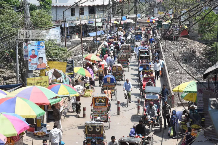 ঝুঁকিপূর্ণ সেতুতে যাতায়াত ১০ লাখ মানুষের