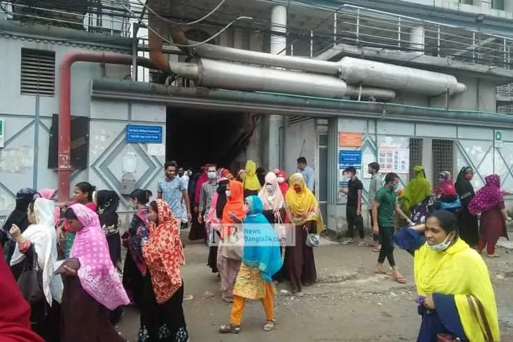 টিকার দ্বিতীয় ডোজ নেয়ার পর পোশাকশ্রমিক অসুস্থ