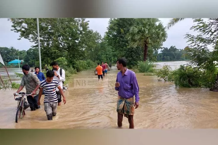 মুহুরী-নদীর-বাঁধ-ভেঙে-৪-গ্রাম-প্লাবিত