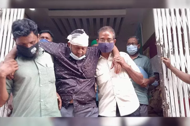 উচ্ছেদ অভিযানে ইটপাটকেল, গাড়িচালক আহত