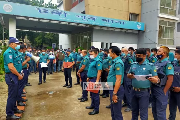 টঙ্গীতে-পুলিশের-ব্লক-রেইড-মাদক-অস্ত্রসহ-গ্রেপ্তার-১৯