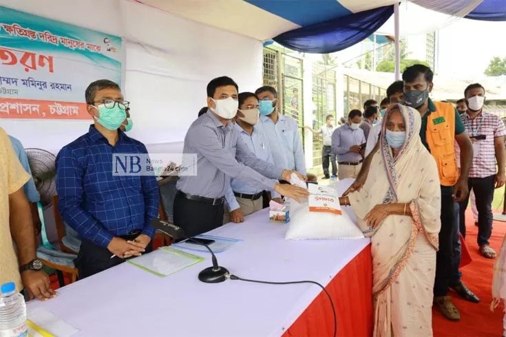 অসহায়-দরিদ্রদের জন্য প্রধানমন্ত্রীর উপহার নিয়ে জেলা প্রশাসন