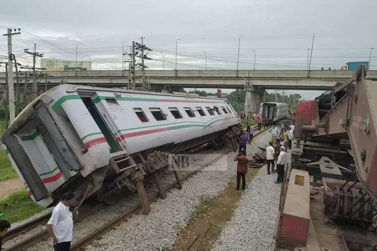 দুর্ঘটনায়-বন্ধ-ঢাকা-চট্টগ্রাম-রেল-যোগাযোগ