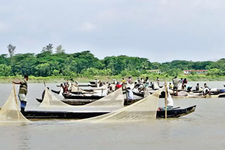 হালদায়-অভিযানে-গিয়ে-বাধার-মুখে-ইউএনও