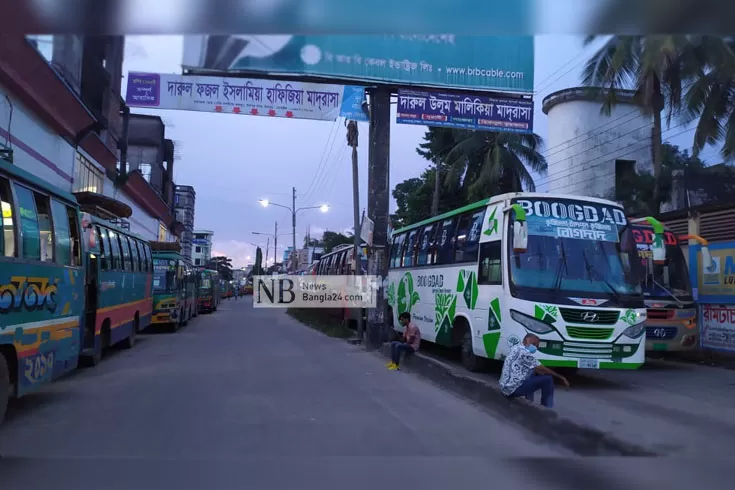 ১৪ ঘণ্টা পর চাঁদপুরে বাস চলাচল শুরু