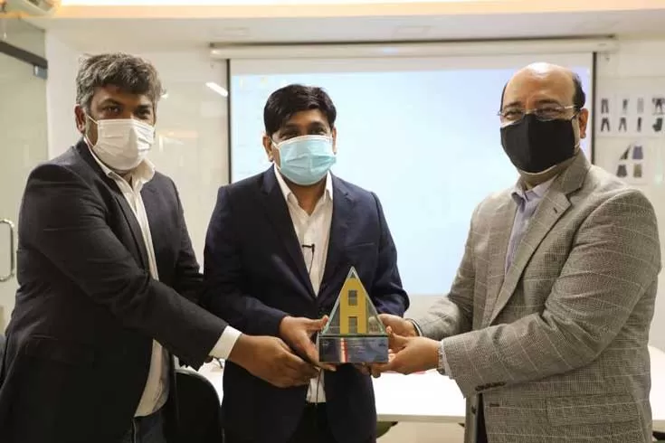 দ্য এশিয়া মার্কেটিং এক্সিলেন্স অ্যাওয়ার্ড হাতে পেল ‘স্বপ্ন’