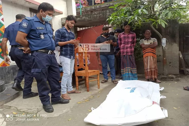 ঘরে পড়ে ছিল প্রবাসীর স্ত্রীর বিবস্ত্র মরদেহ