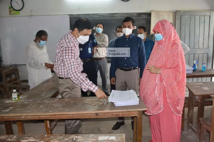 চট্টগ্রামে-স্কুলের-সামনে-অভিভাবকদের-জটলা-না-করতে-অনুরোধ