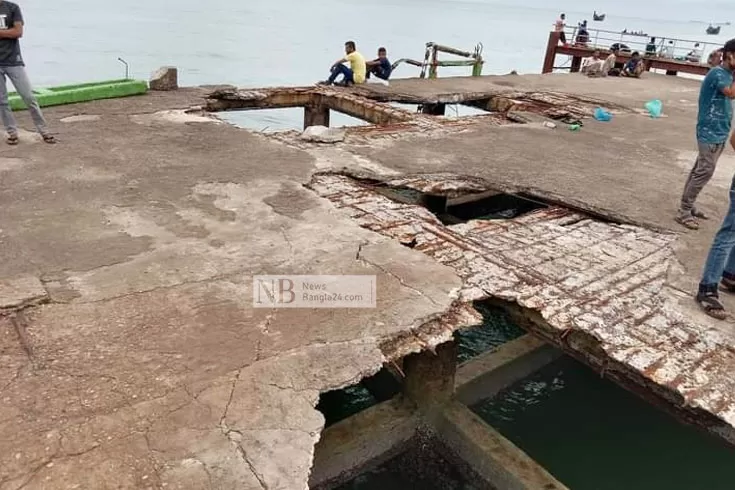 ধসে পড়ছে সেন্টমার্টিনের জেটি, শঙ্কায় পর্যটন ব্যবসায়ীরা