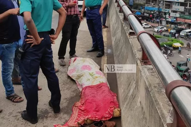 ফ্লাইওভারে গাড়ির ধাক্কায় মোটরসাইকেল চালকের মৃত্যু