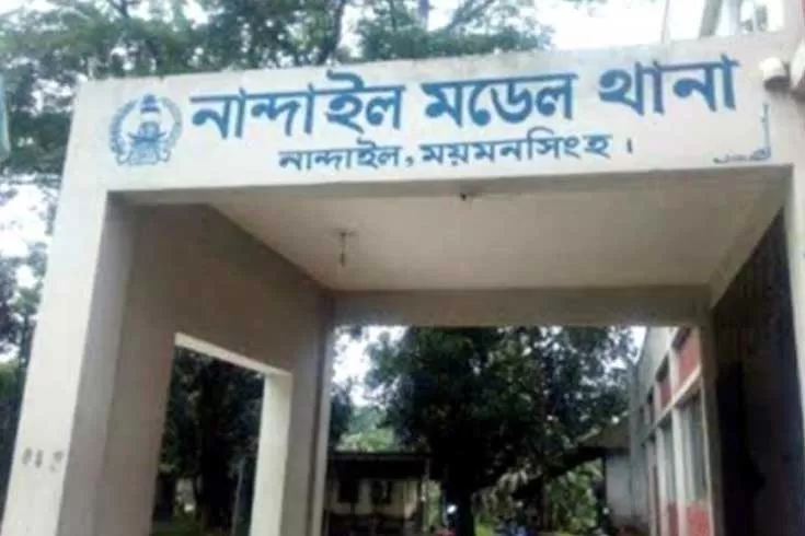 গৃহবধূর ক্ষতবিক্ষত মরদেহের পাশে বসে কাঁদছিল শিশু