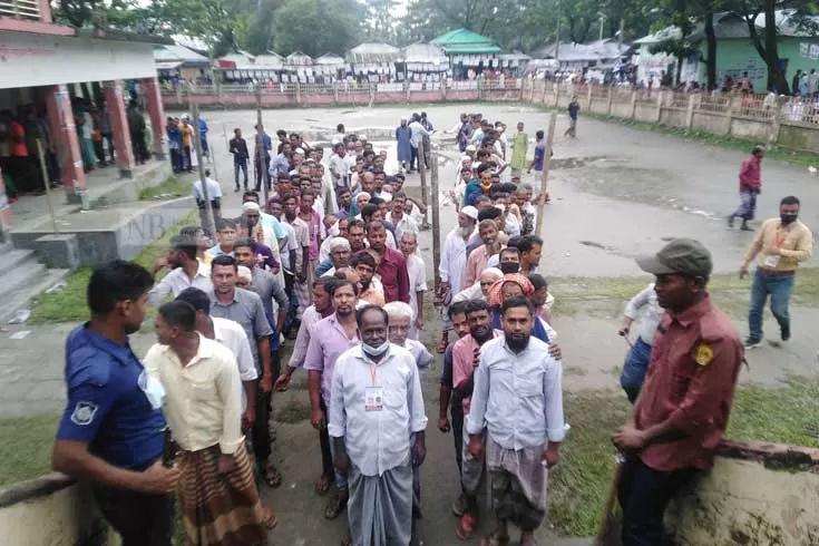 হাতিয়ায় ৫ ইউপি চেয়ারম্যান প্রার্থীর ভোট বর্জন