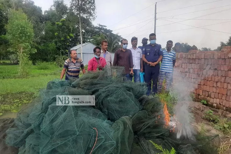 প্রশাসনের অভিযানে ৩০০ মিটার চায়না জাল ধ্বংস