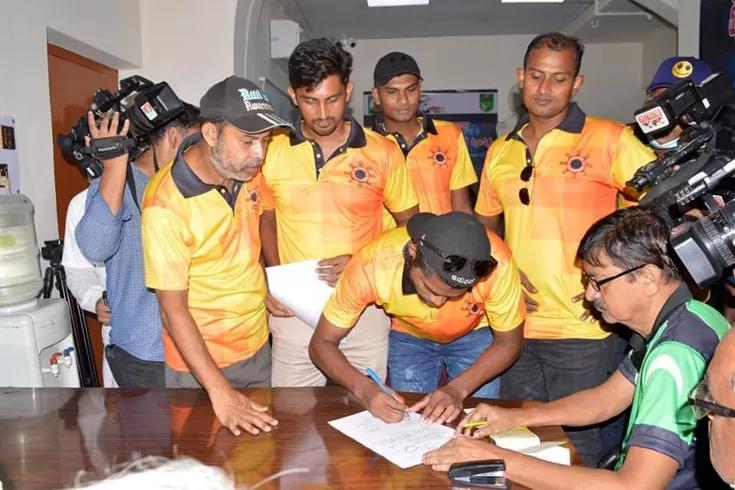 মোহামেডানকে মামলার হুমকি দিয়ে দল গোছাল মেরিনার্স