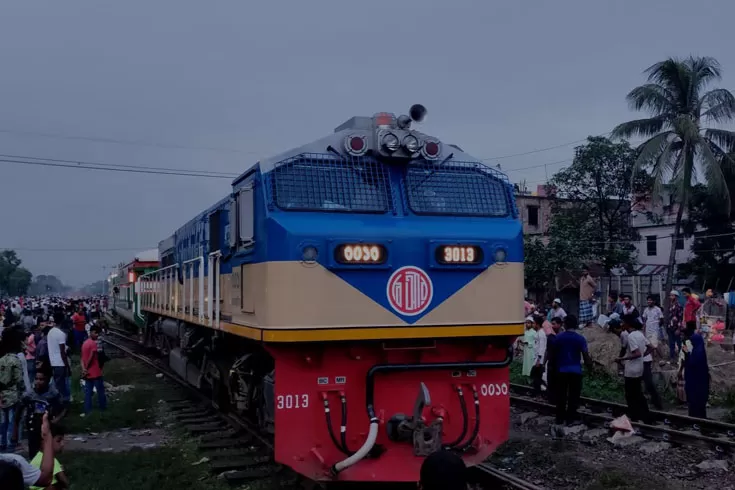 ৭ ঘণ্টা পর ঢাকার সঙ্গে সিলেট-চট্টগ্রামের ট্রেন চালু