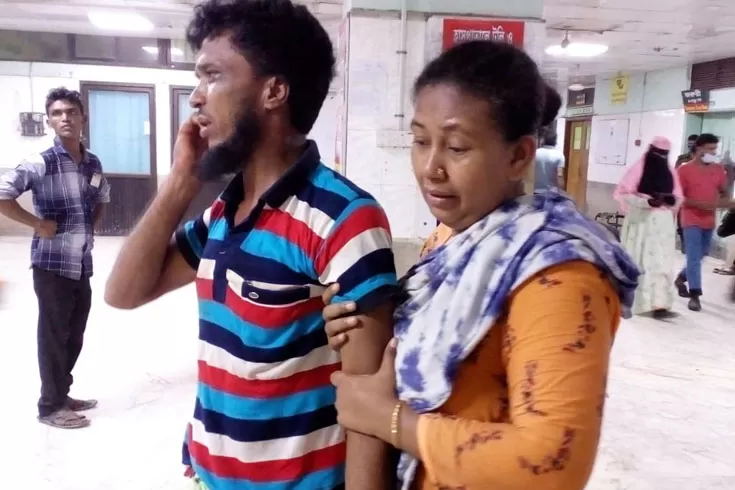 উল্টো পাশ দিয়ে আসা বাইকের ধাক্কায় নারীর মৃত্যু