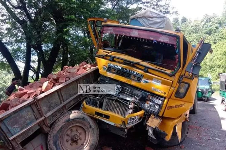 খাগড়াছড়িতে-দুই-ট্রাক্টরে-ট্রাকের-ধাক্কা-আহত-৭