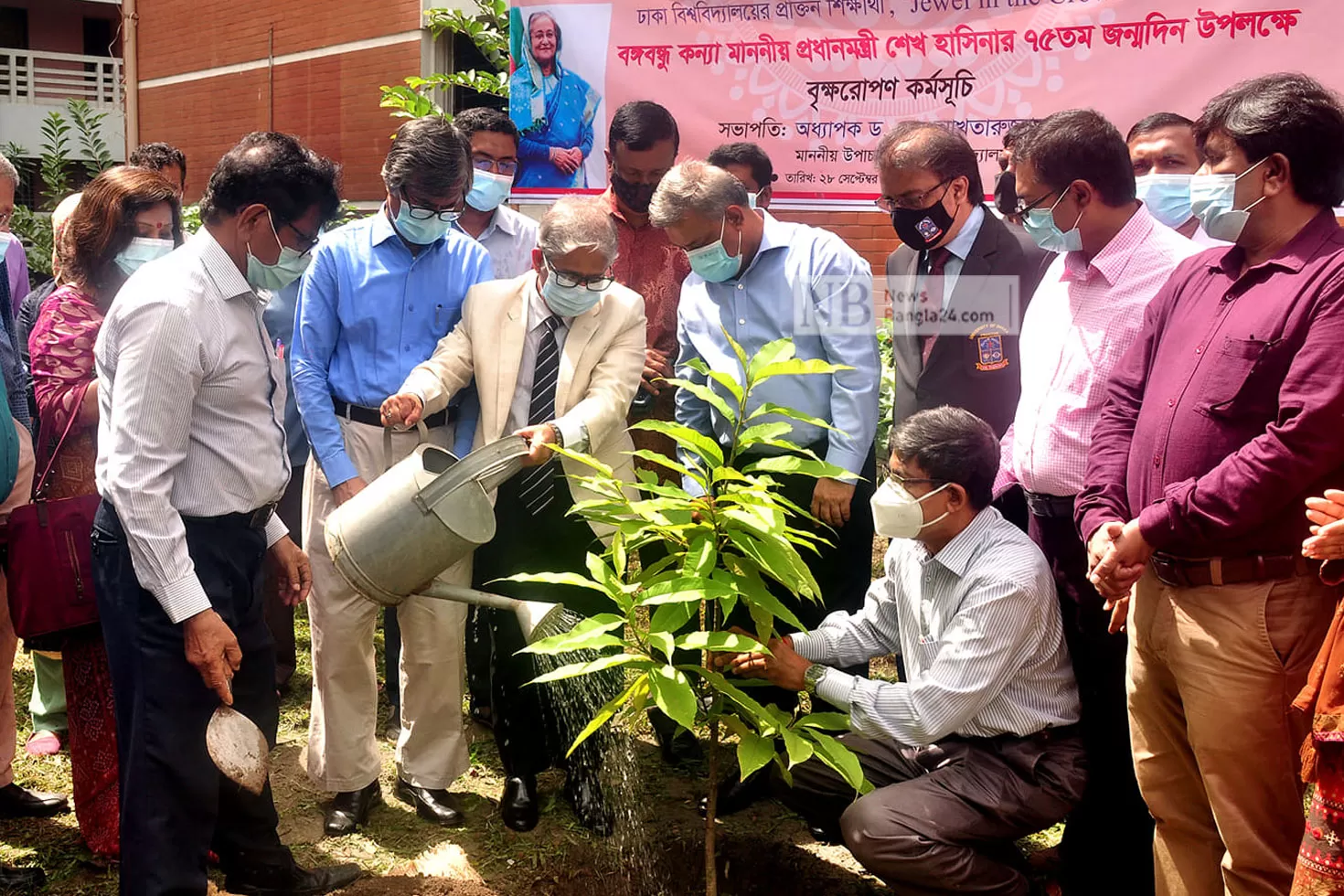 প্রধানমন্ত্রীকে সম্মানসূচক ডিগ্রি দেয়া মৌলিক কাজ: ঢাবি ভিসি