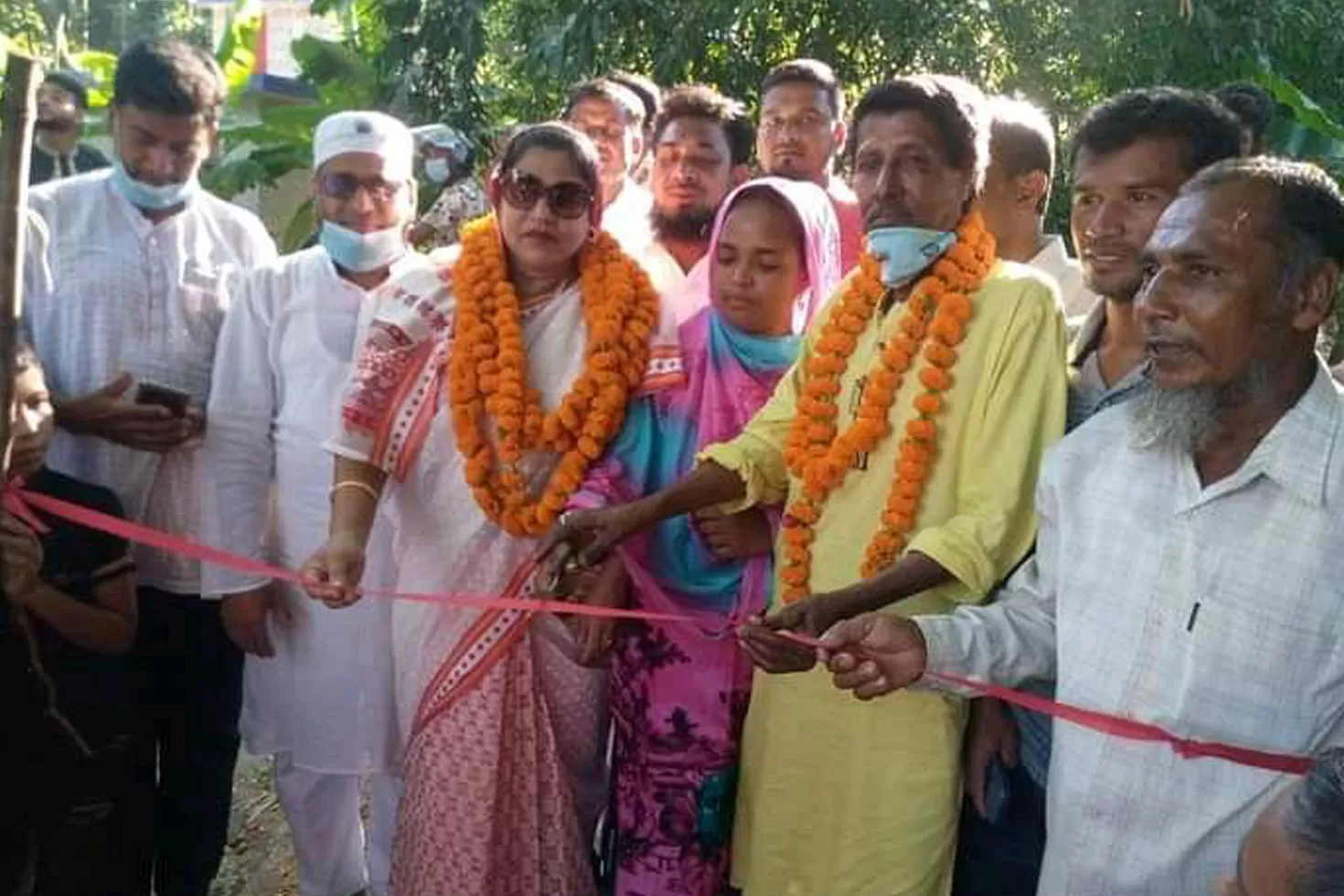 রিকশাচালকের স্ত্রীকে বিরল সম্মান