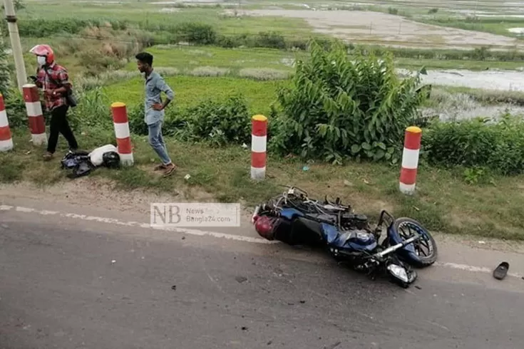 ট্রাক-মোটরসাইকেল-সংঘর্ষে-নির্মাণশ্রমিক-নিহত