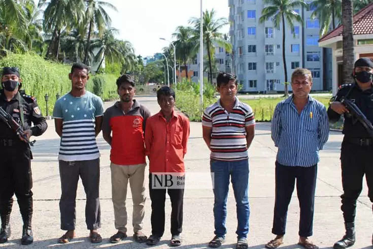 পরিবহনে চাঁদাবাজির অভিযোগে আটক ৫