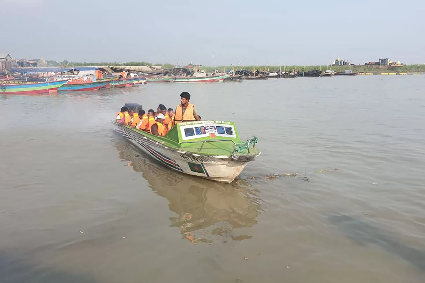 শিমুলিয়া-বাংলাবাজার রুটে সচল স্পিডবোট