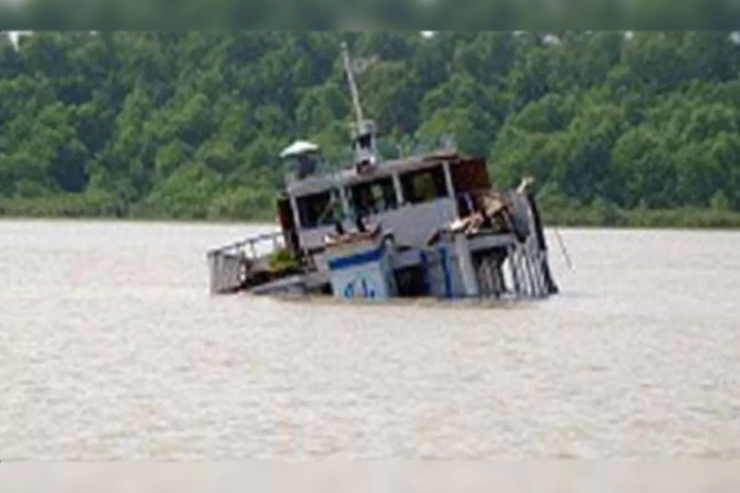 পশুর নদীতে সারবোঝাই কার্গো জাহাজডুবি