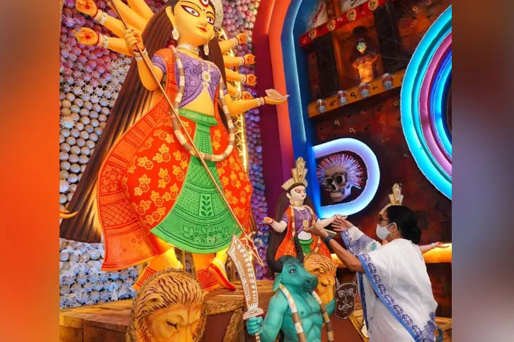 পূজায় করোনা বাড়ছে পশ্চিমবঙ্গে