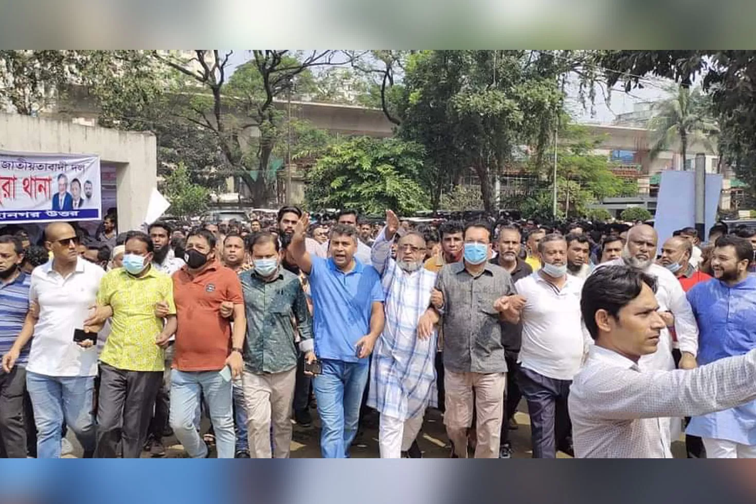 ভেতরে বিএনপির স্মরণসভা, বাইরে নেতা-কর্মীর স্লোগান 