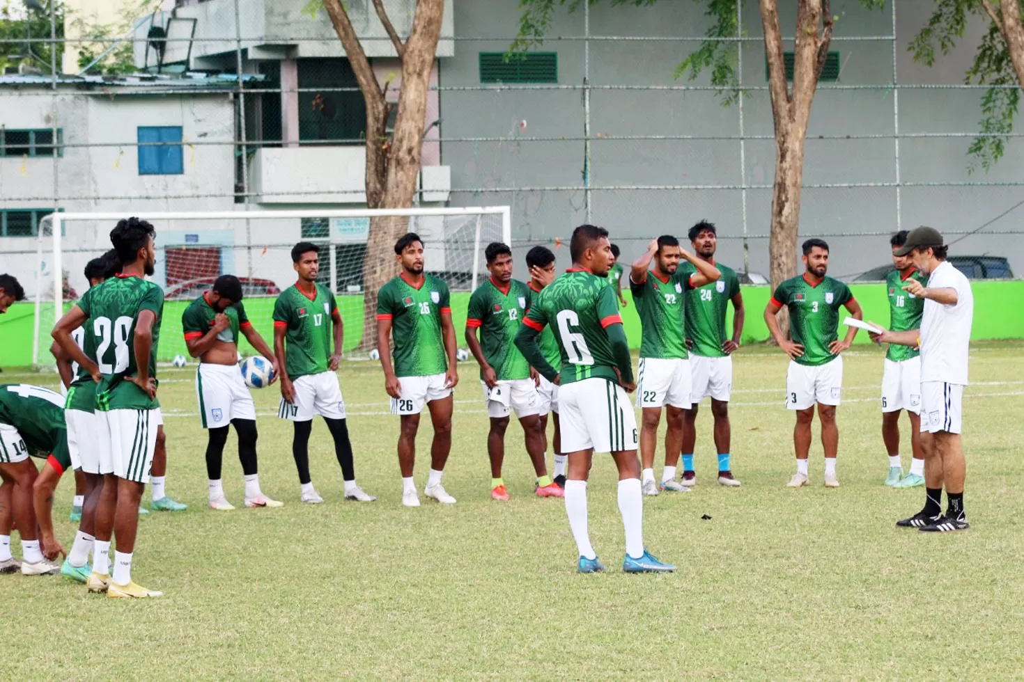 বিশ্রাম শেষে নেপাল ম্যাচের আগে সতেজ ফুটবলাররা