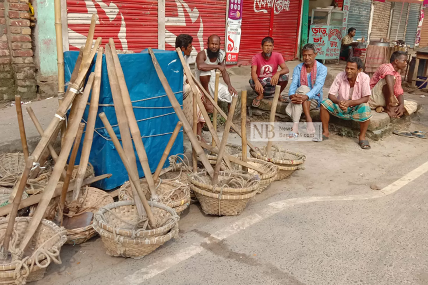‘জিনিসের দাম বাড়ে, হামার দাম তো বাড়ে না’