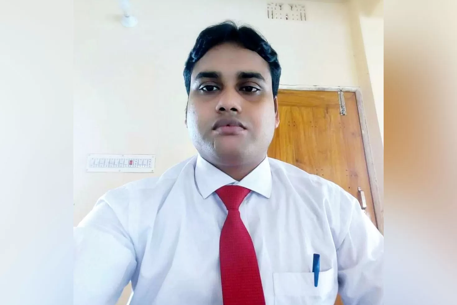 বিদ্যুৎস্পৃষ্টে প্রাণ গেল আইনজীবীর