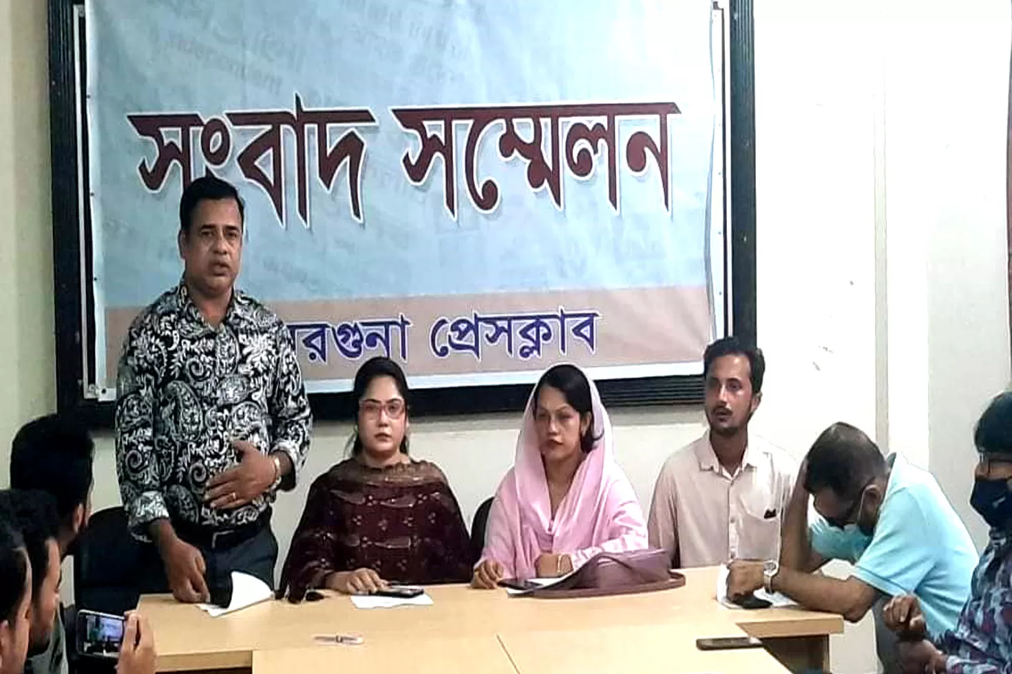 মেয়রের বিরুদ্ধে অভিযোগ কাউন্সিলরপত্নীর