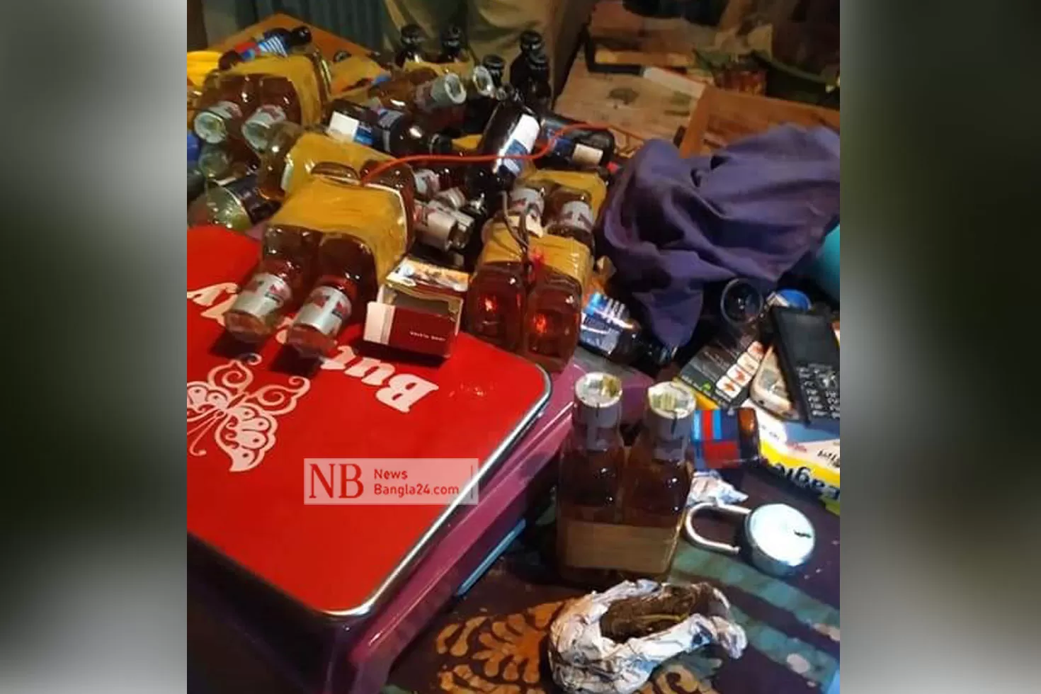 মুদি দোকানে মদ ফেনসিডিল ইয়াবা