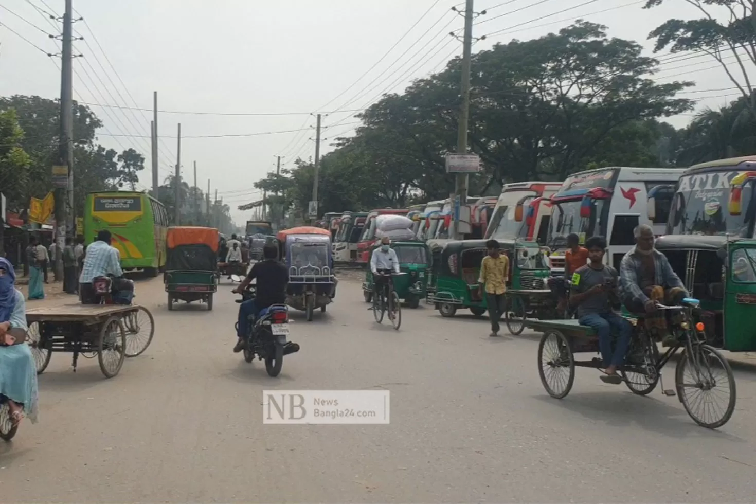 ম্যাজিস্ট্রেটকে মারধর: পরিবহন শ্রমিকদের বিরুদ্ধে মামলা