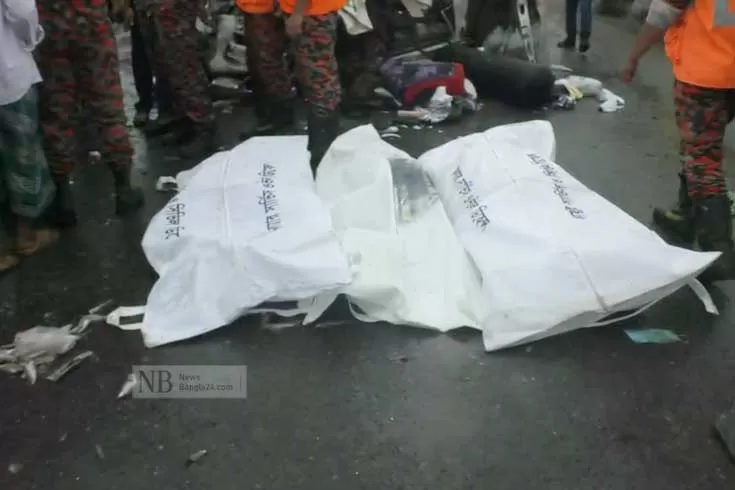 ফেনীতে লরিচাপায় ৩ শ্রমিক নিহত 
