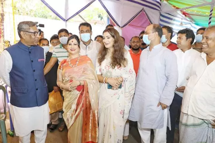 পূজায় গয়েশ্বরের বাড়িতে প্রতিমন্ত্রী বিপু