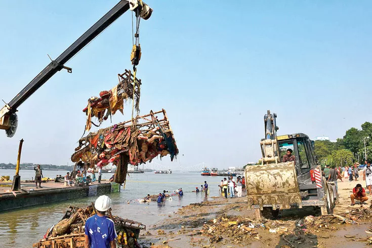 গঙ্গাদূষণ-নিয়ন্ত্রণে-পরিবেশবান্ধব-উপায়ে-প্রতিমা-বিসর্জন