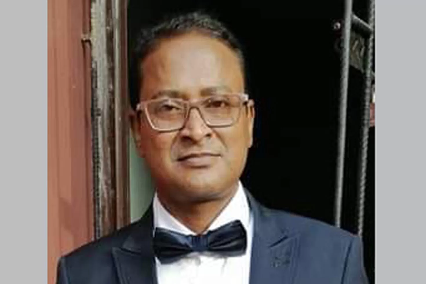 মাইক্রোবাসের ধাক্কায় ছাত্রলীগের সাবেক নেতা নিহত