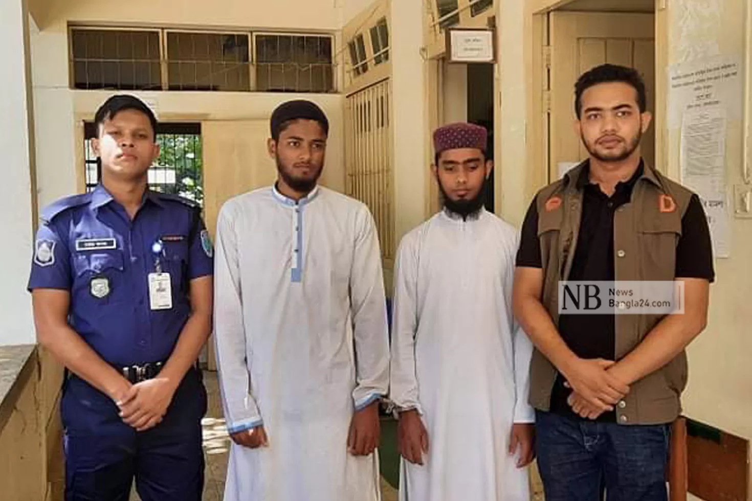 মেস থেকে আটক শিবিরের দুই নেতা